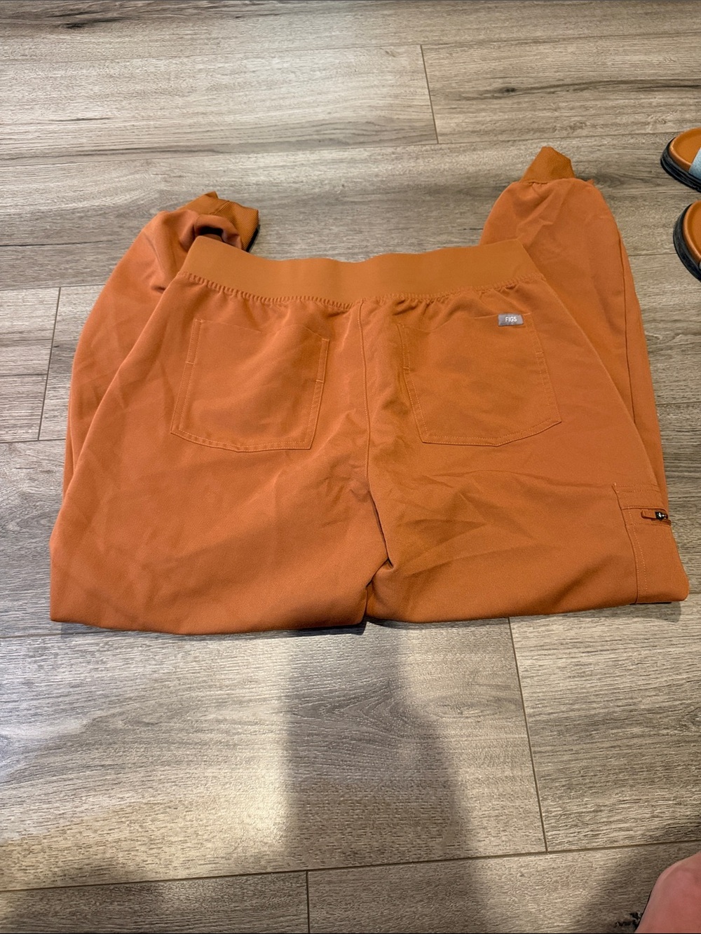 FIGS ZAMORA JOGGER SIZE LARGE CHAI BROWN/ORANGE - Picture 5 of 5